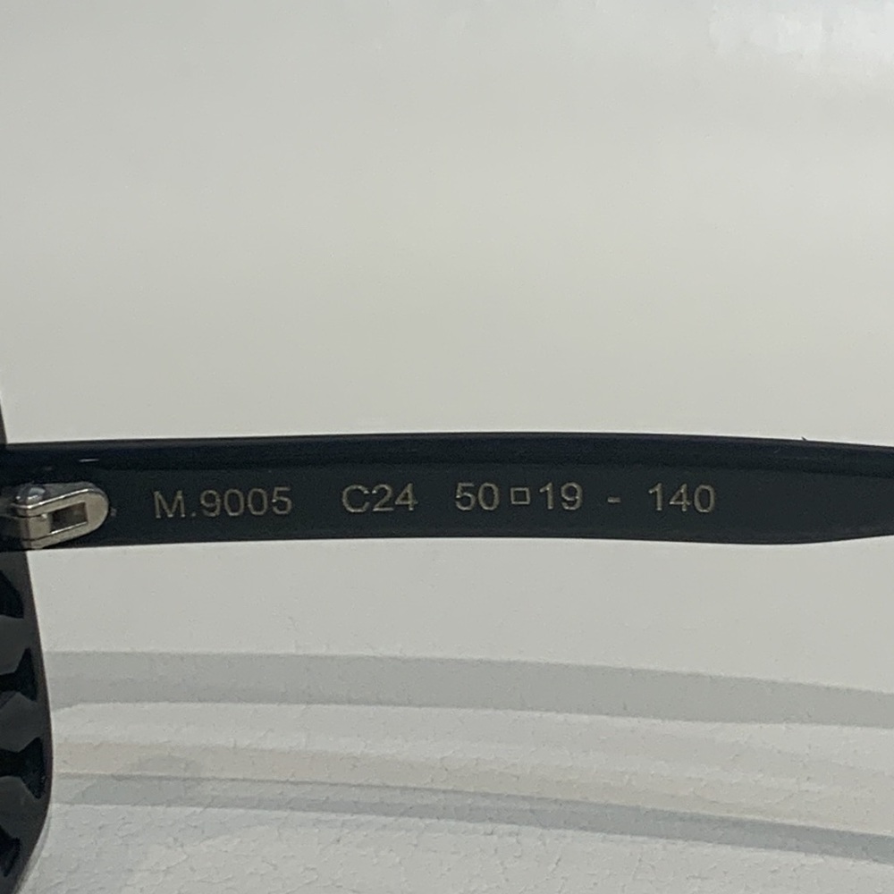 New Women’s Caviar Sunglasses - Picture 3 of 12